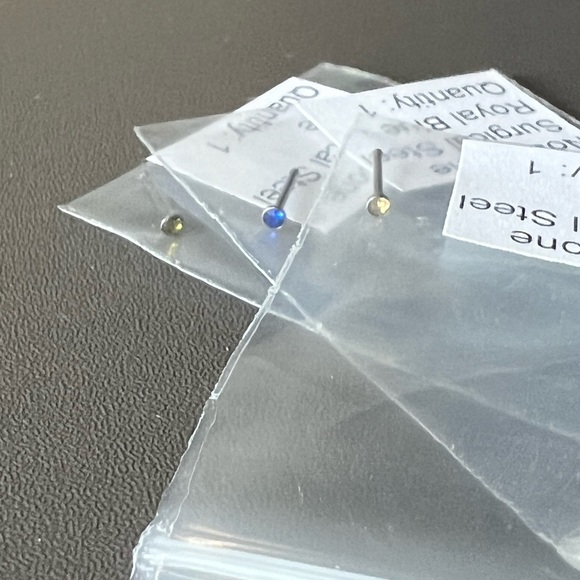 Set of 10 nose studs - Picture 3 of 4